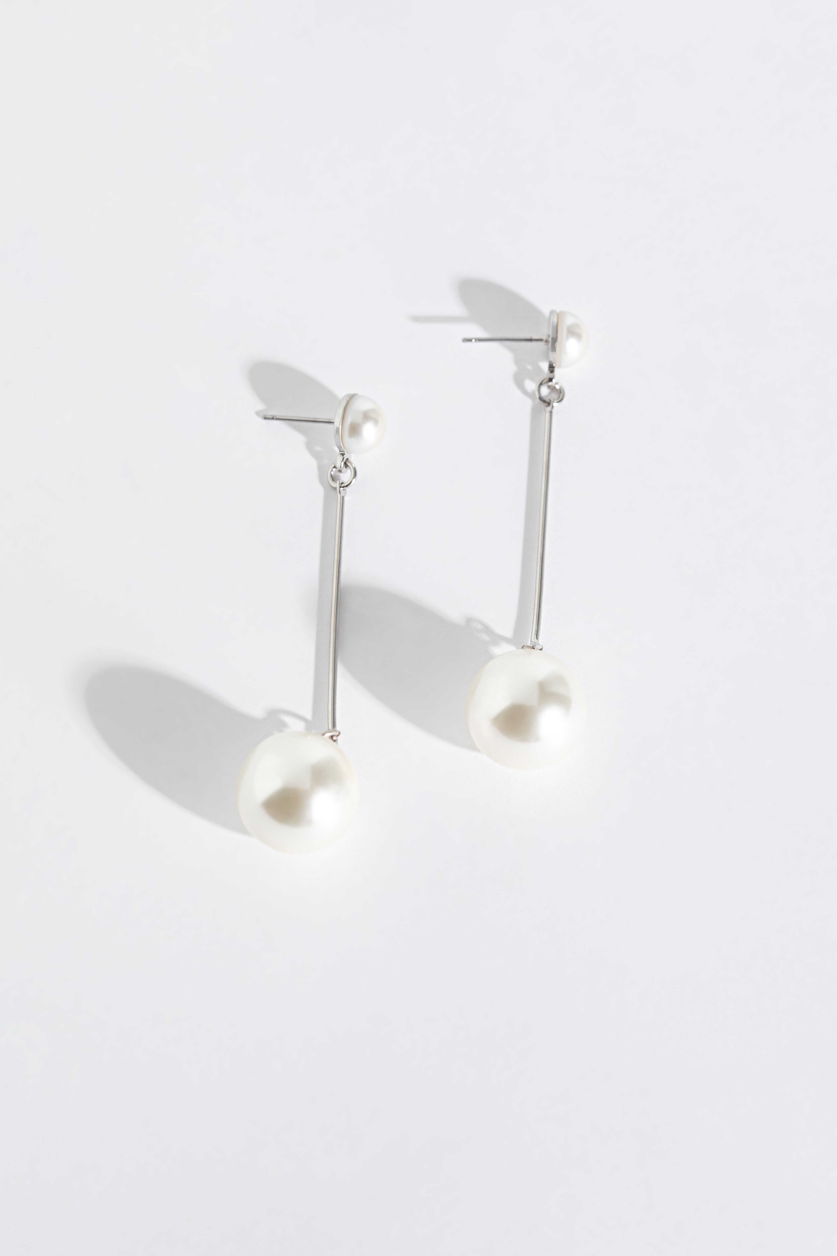 Glass pearl earrings online