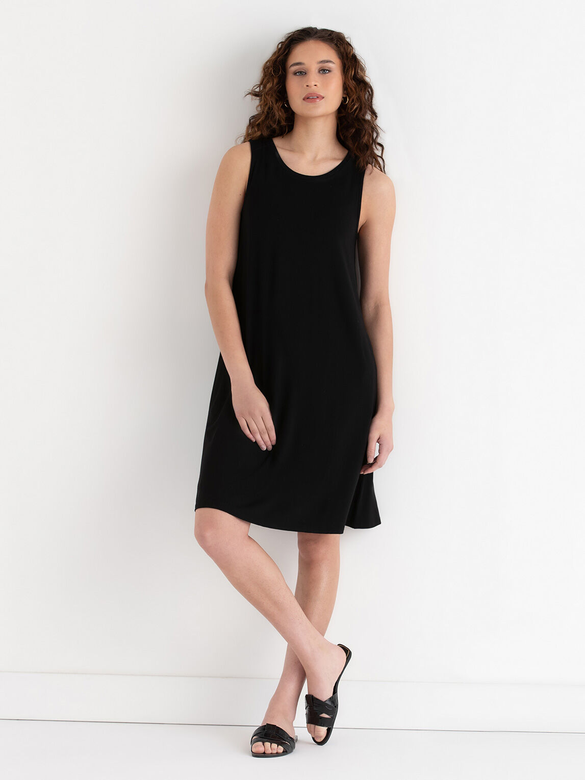 Sleeveless dress with pockets on sale