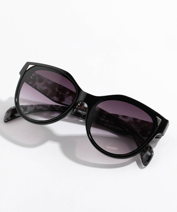 Black Frame Sunglasses with Ombre Lenses Image 2
