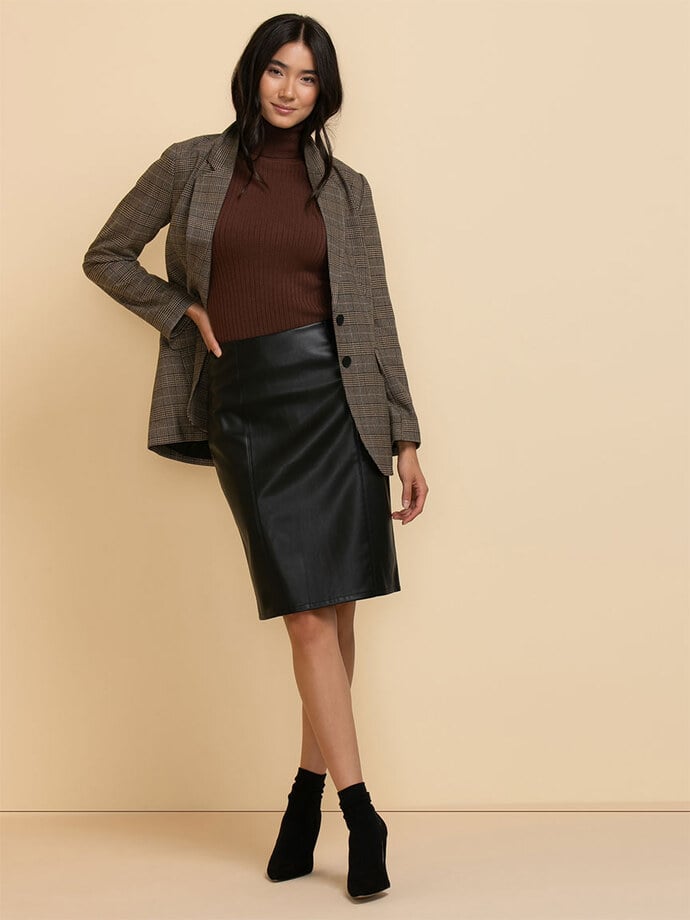 Pencil Skirt in Faux Leather Image 2