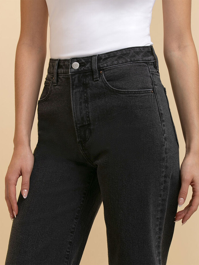 Lucy Straight Jeans Image 2