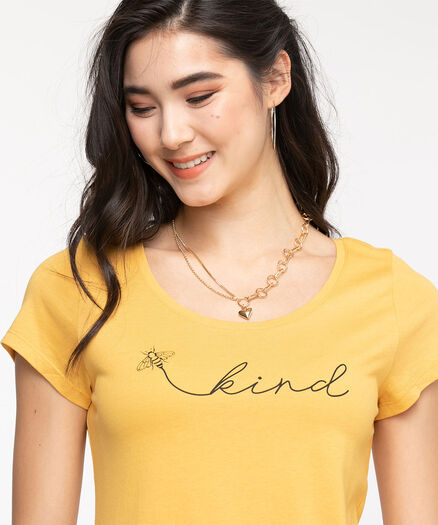Scoop Neck Shirttail Graphic Tee, Honey Gold Bee