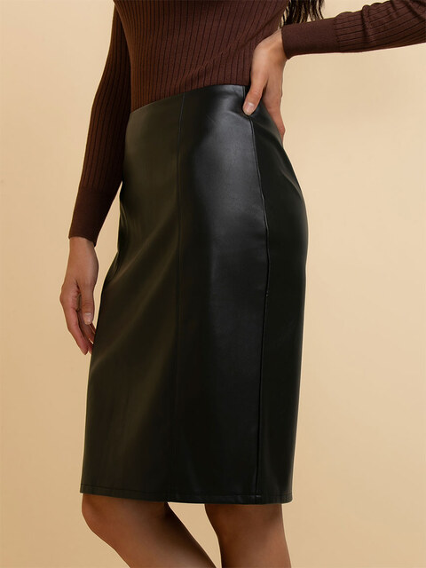 Pencil Skirt in Faux Leather