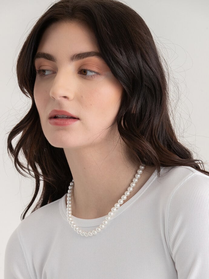 Classic Pearl Necklace Image 2