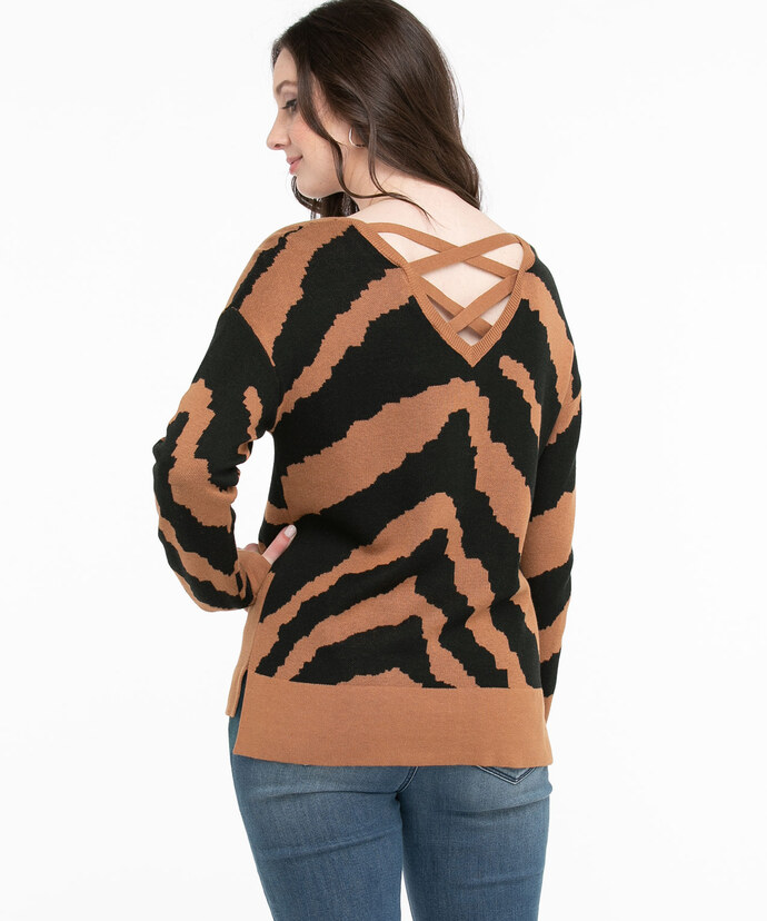 Long Sleeve Patterned Pullover Image 4