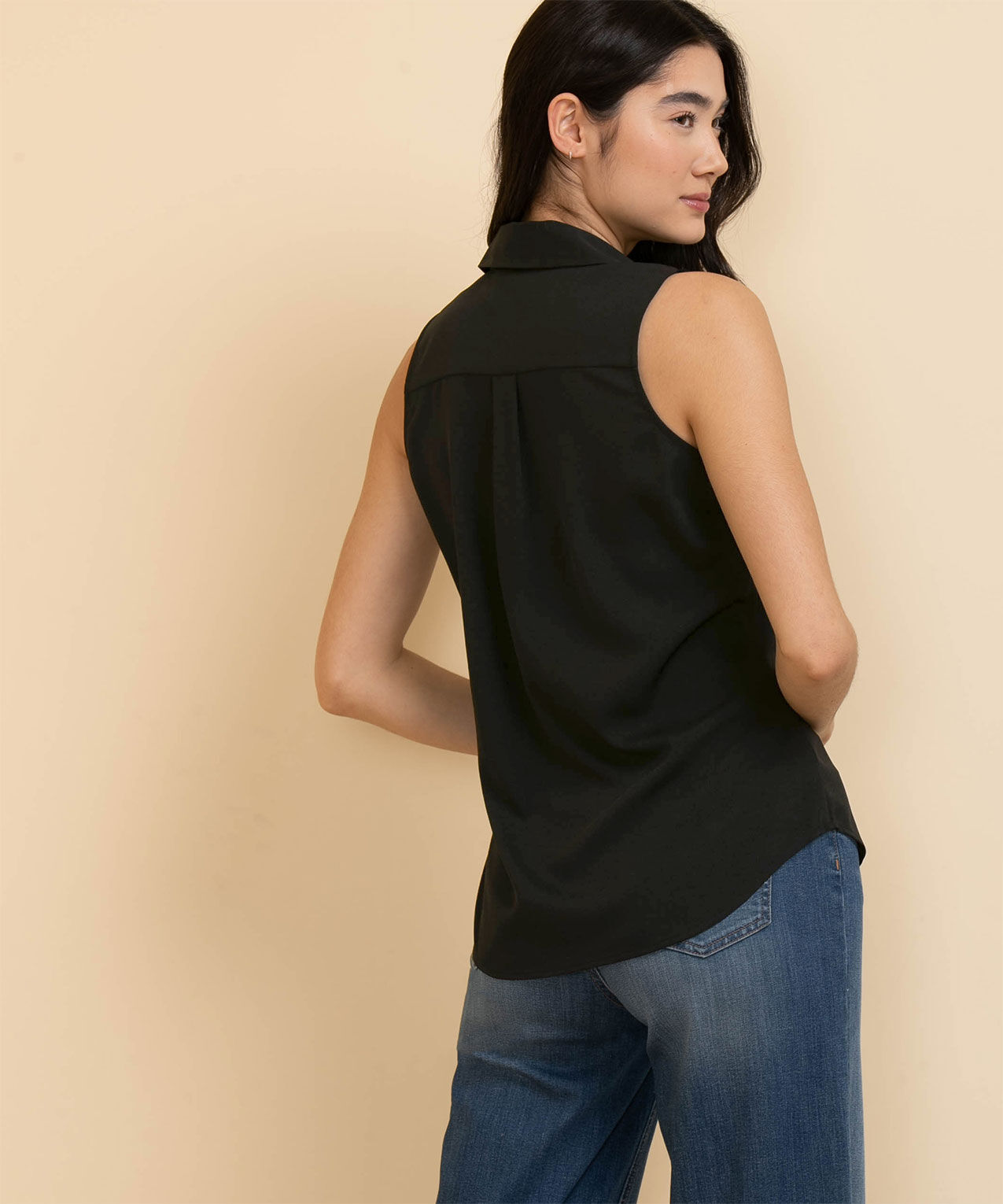 Black sleeveless online collared shirt