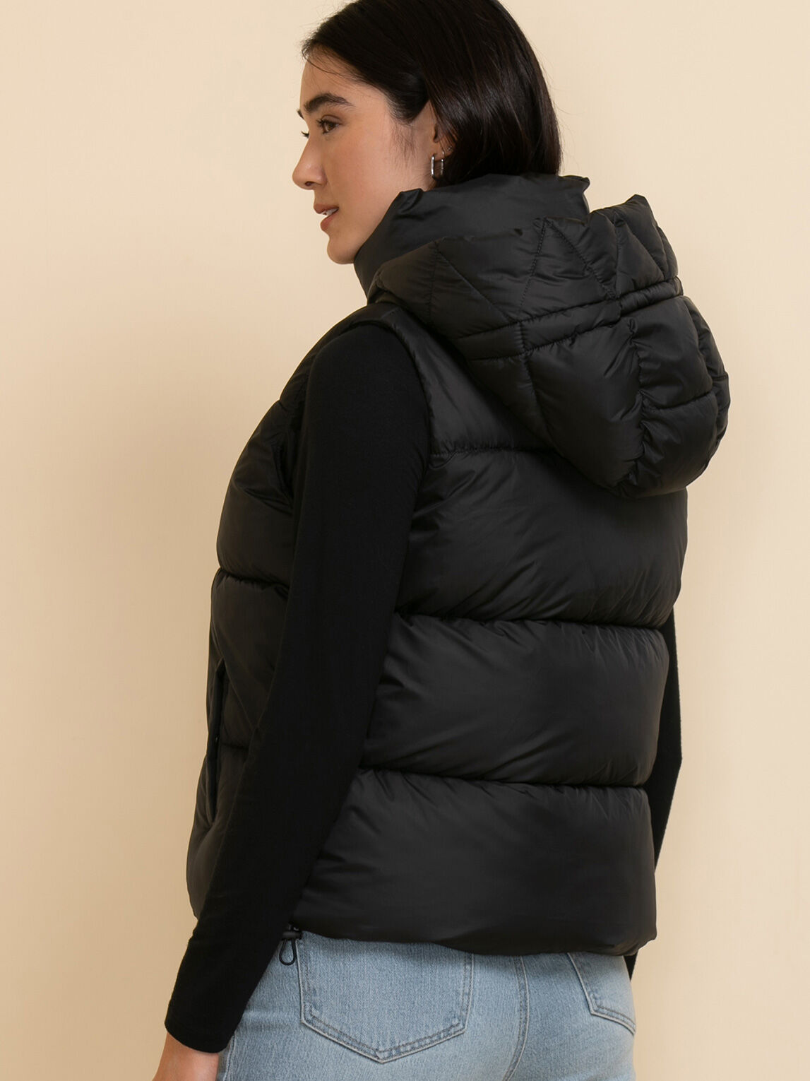 Hooded outlet puffer vest