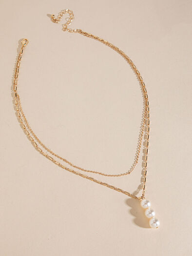 Short Layered Necklace with 3-Pearl Pendant, Ivory/Gold