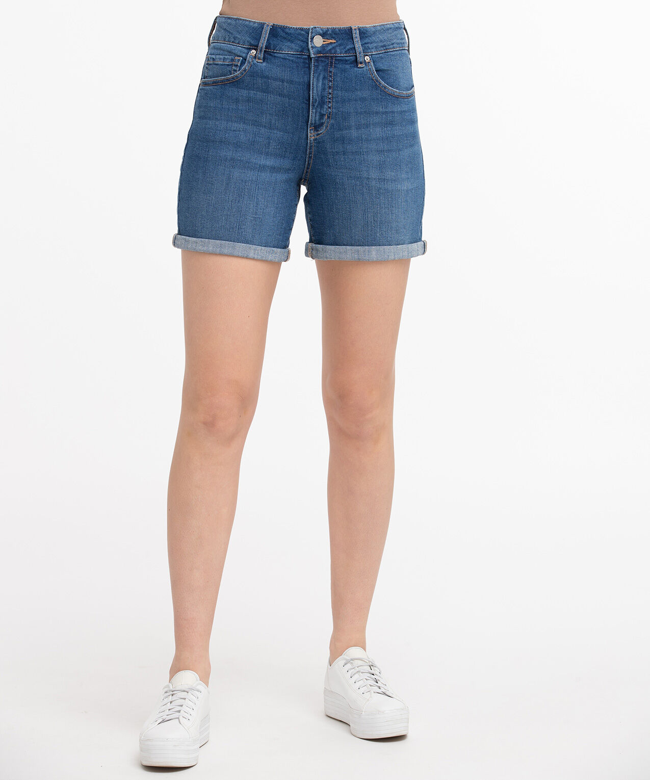 Womens denim shorts with hotsell pockets showing