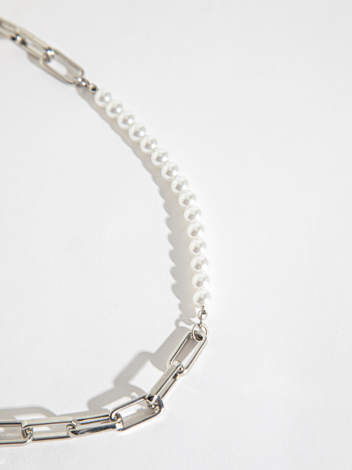 Silver Paperclips and White Pearls Necklace Image 3
