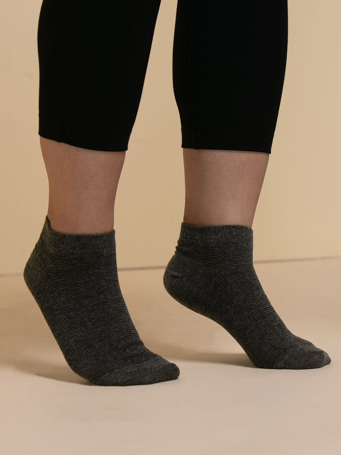 Fine Stripe Ankle Sock Image 1