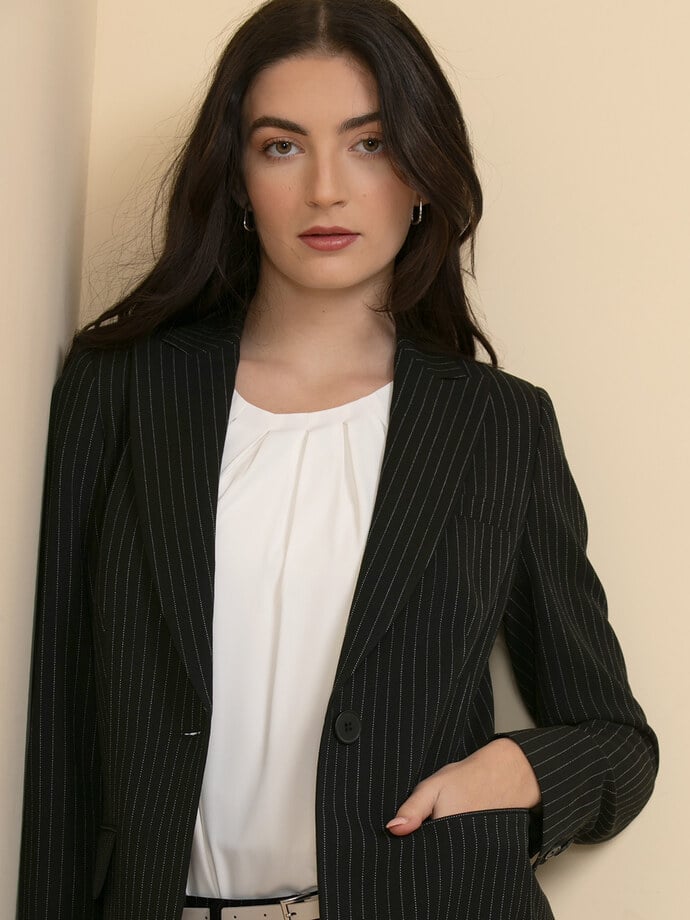 Cambridge Classic Suiting Blazer in Luxe Tailored Image 3