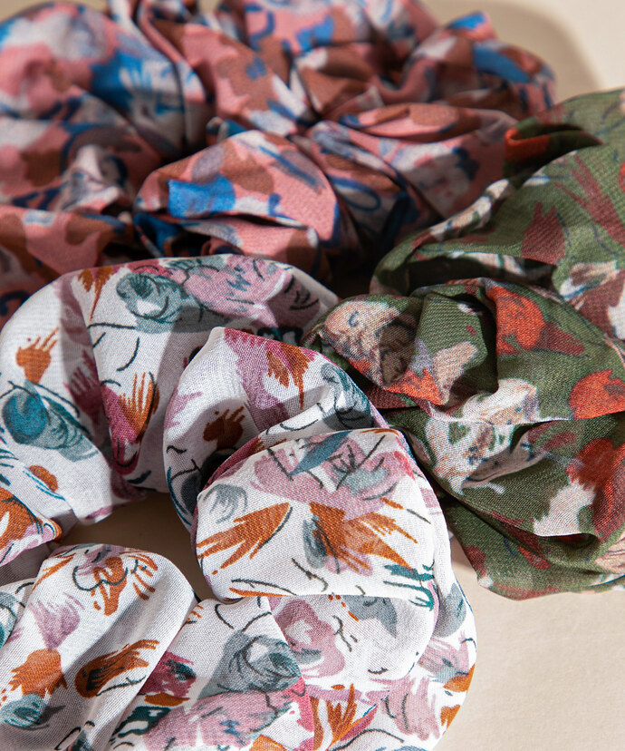 3-Pack Floral Scrunchies Image 2