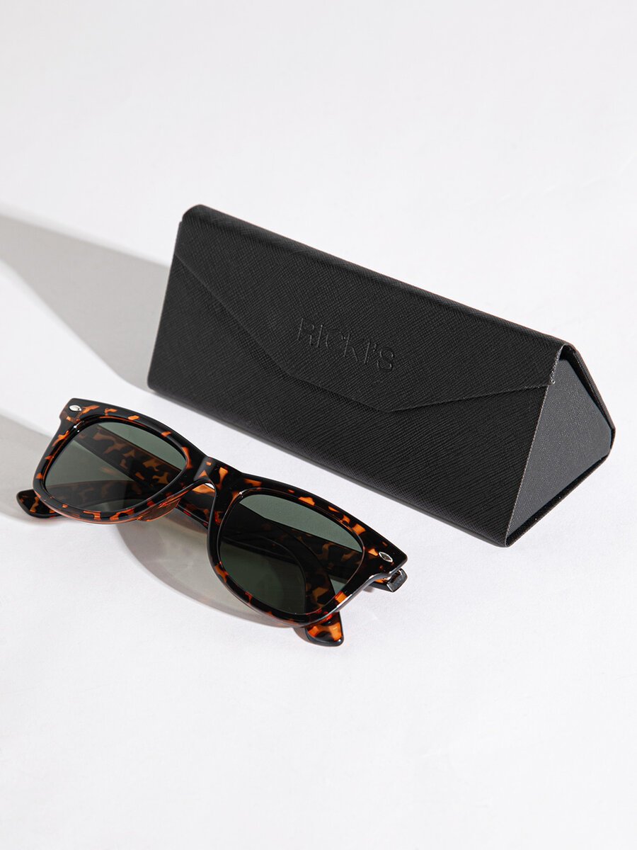 Wayfarer Frame Sunglasses with Case