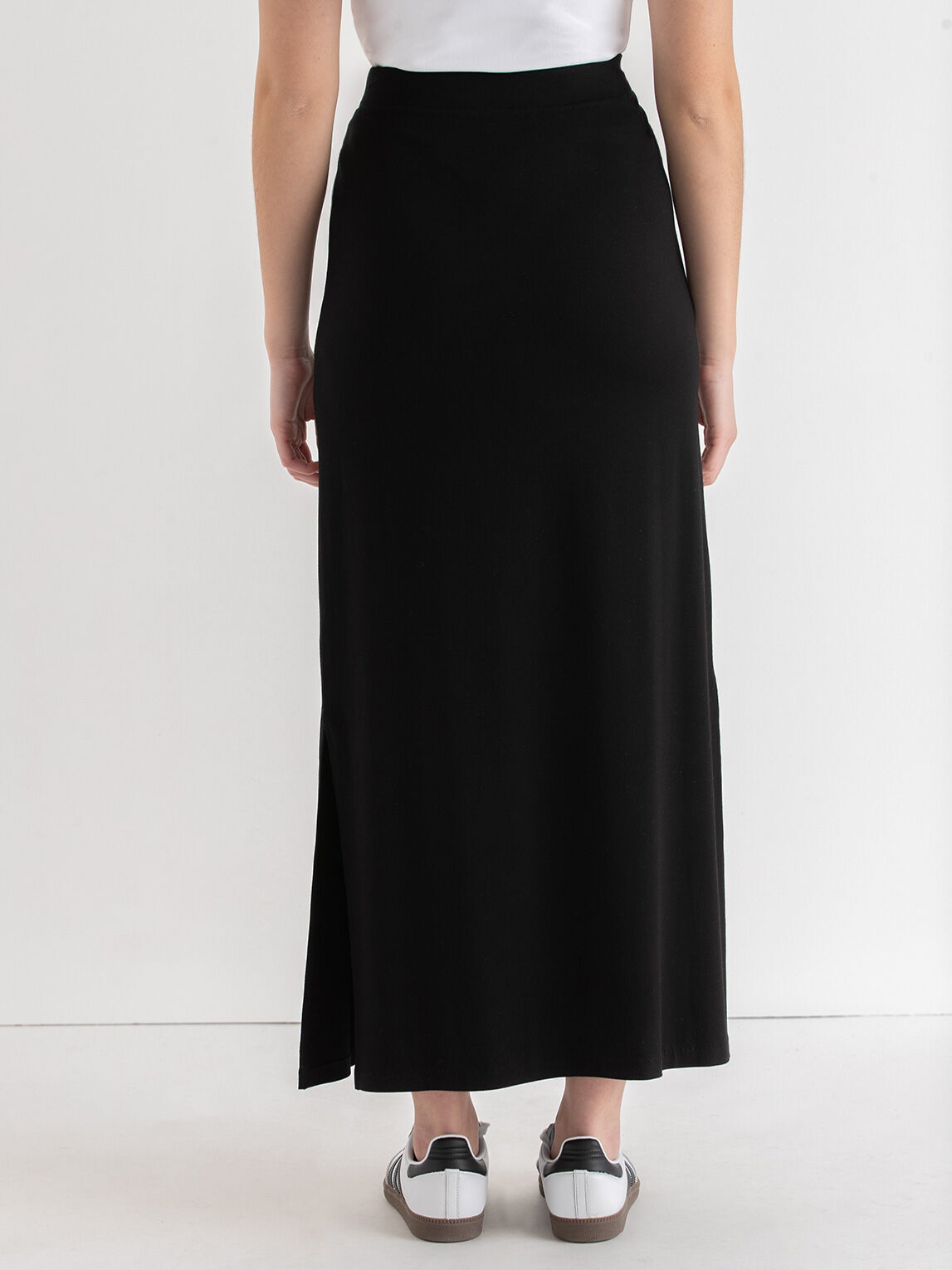 Cool black flowy skirt discount