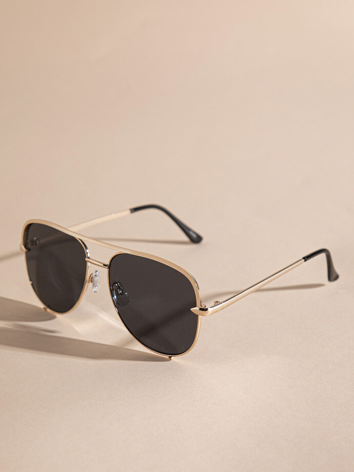 Classic Aviator Sunglasses Image 2