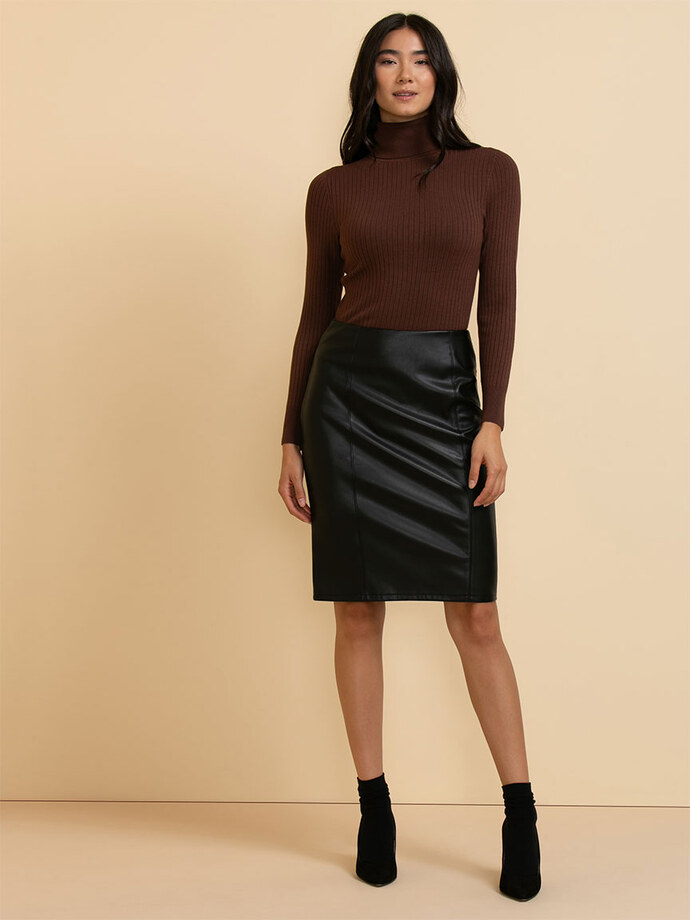 Pencil Skirt in Faux Leather Image 4