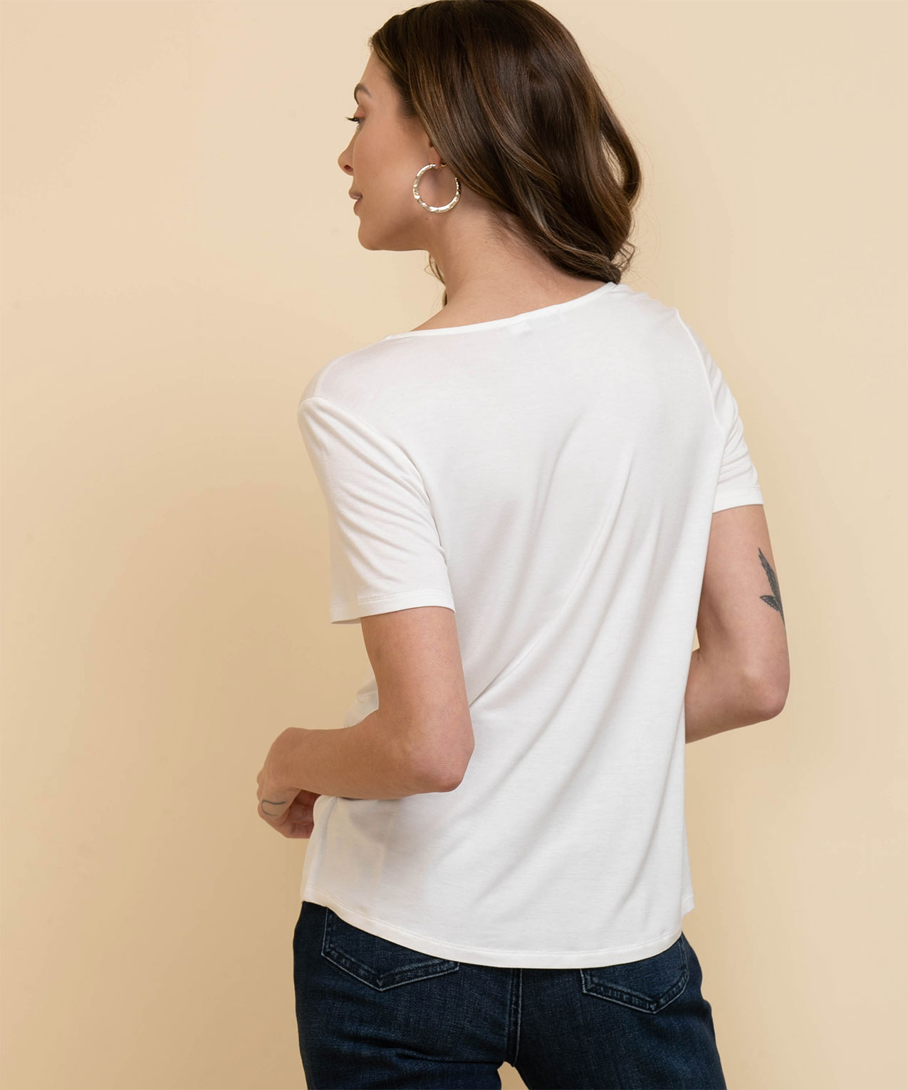 Short Sleeve V-Neck Mesh Lined Tee