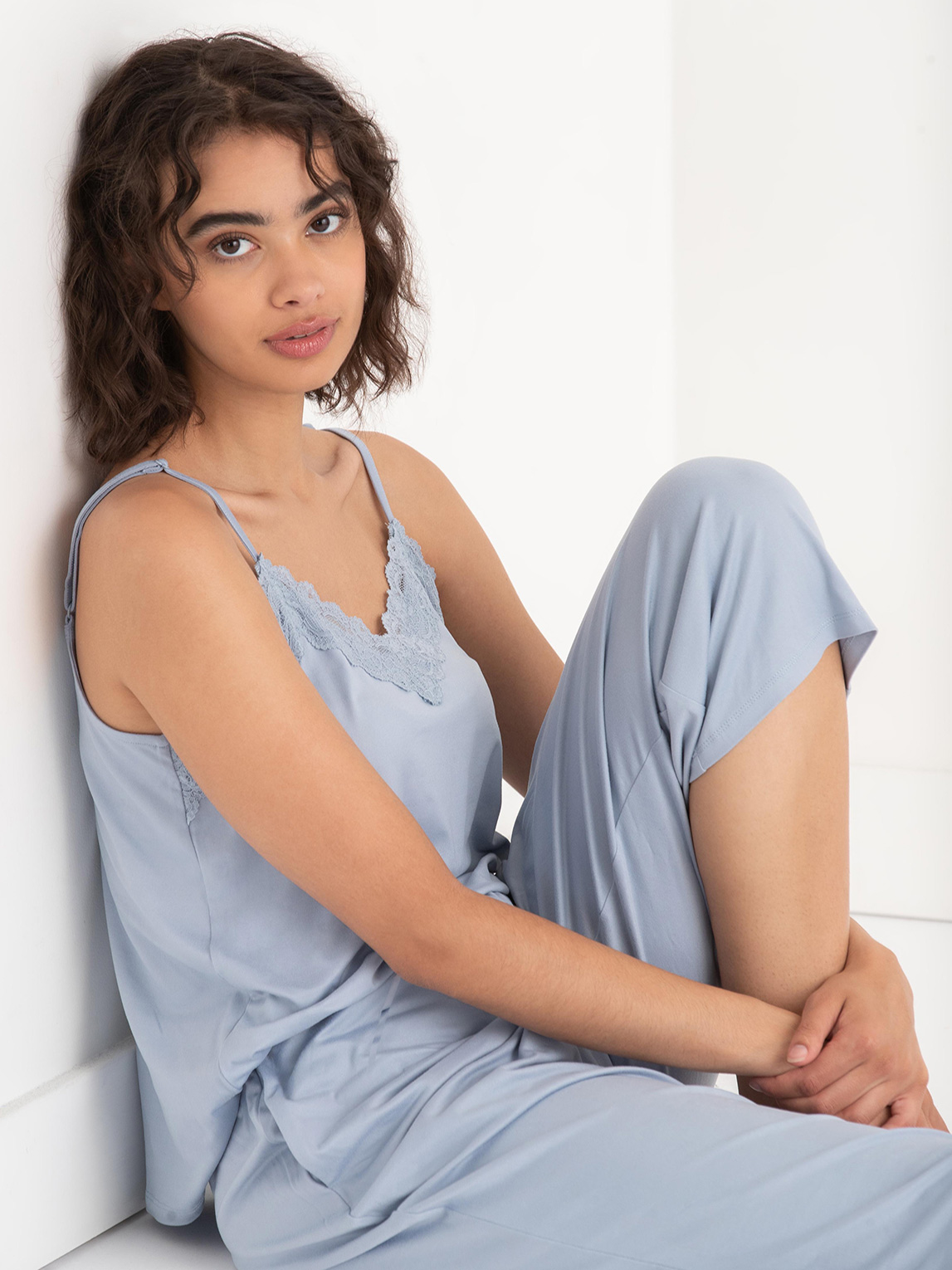 Lace Trim Cami with Crop Pant Sleepset