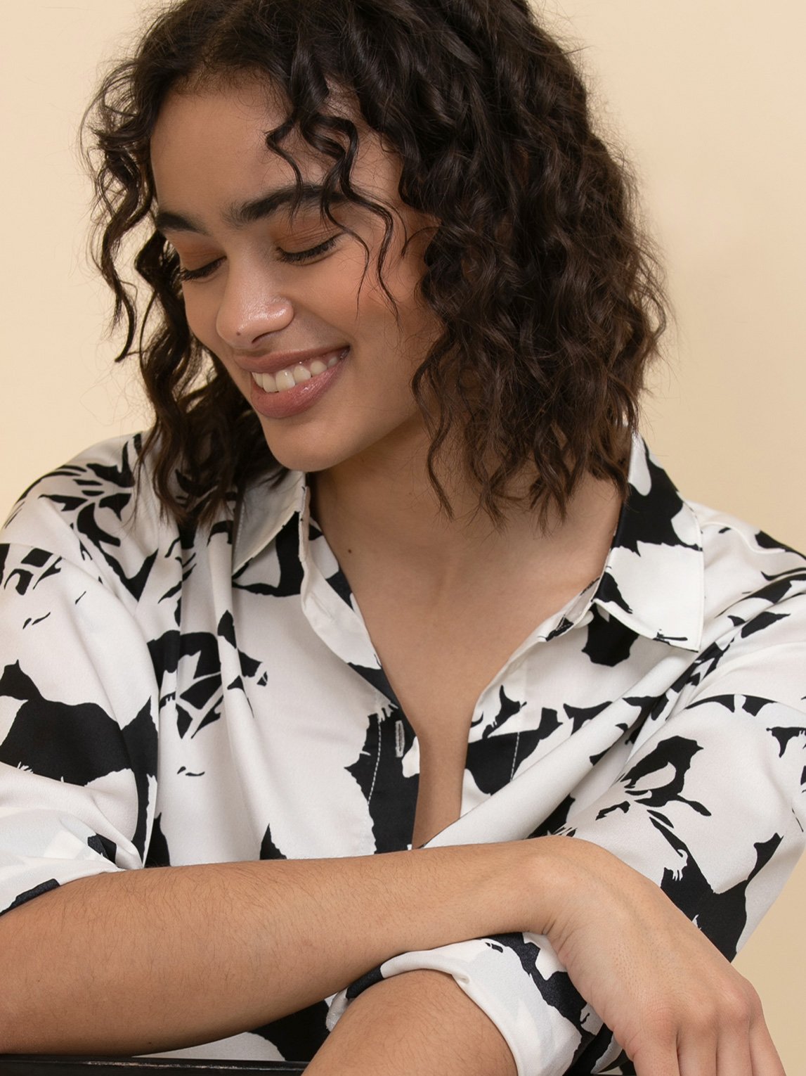Long Sleeve Collared Black & White Blouse