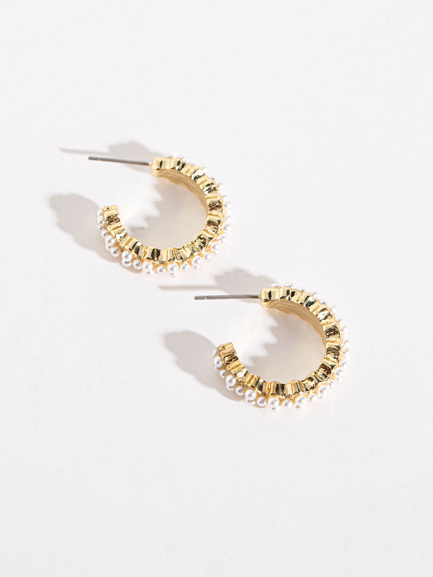 Multi-Pearl and Gold Metal Hoops