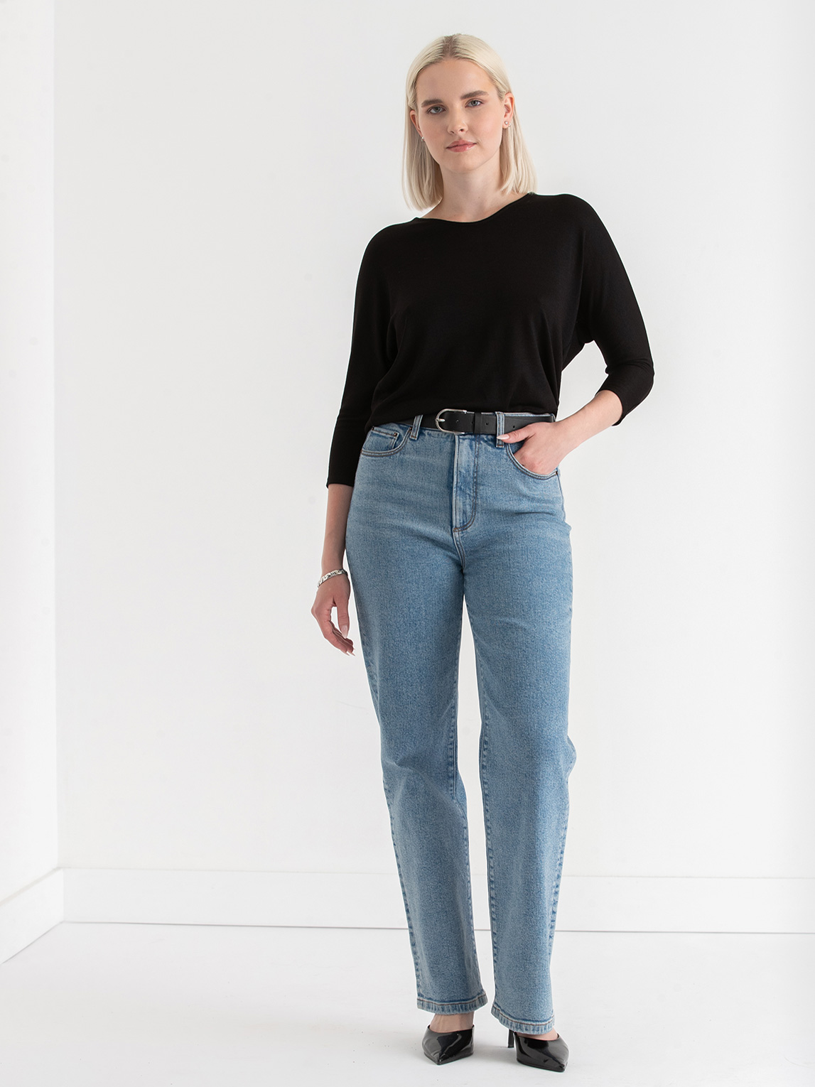 Easy V-Neck Hacci Knit Top