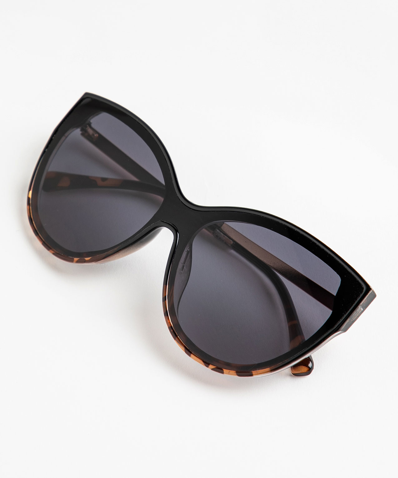 Oversized Cat Eye Sunglasses