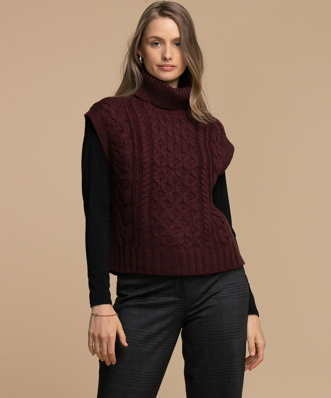 Cowl neck sweater vest 2025